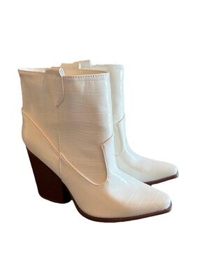 Women’s 8 Country White Faux Leather Shoes Western Ankle Boots Tall Wedge Heel